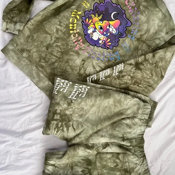 Green Tie-Dye Hoodie & Sweats Set - Picture 5 of 10